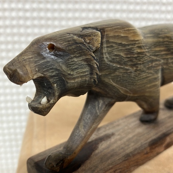 Carved Panther on wood base - Picture 4 of 6